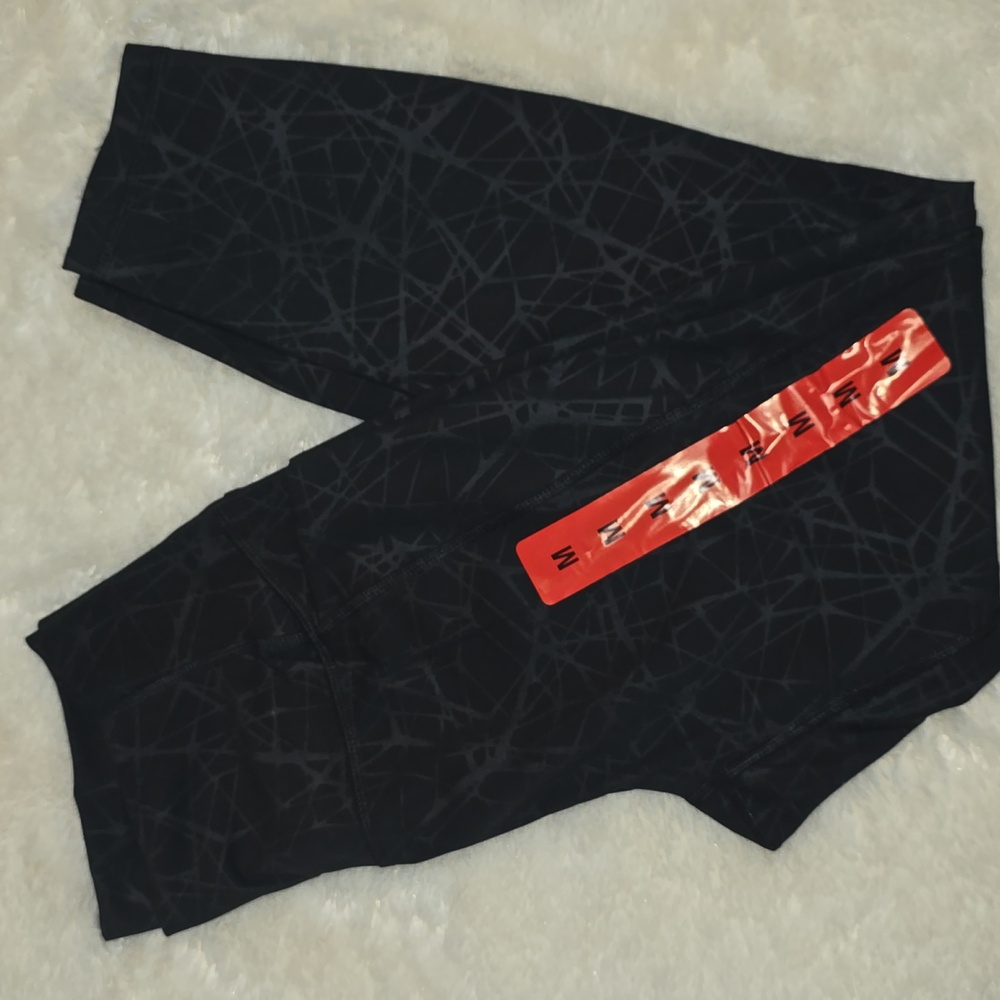 🆕️ Spyder Black Spider Web Patterned Leggings (NWOT)